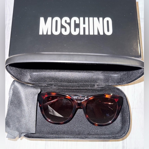 NWOT Moschino Havana Cat Eye Sunglasses $255 - New in Box - Picture 4 of 7
